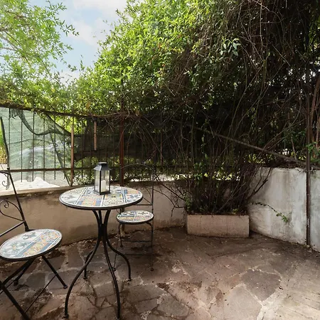 Апартаменты Guesthost - Comfy Near Vatican City!