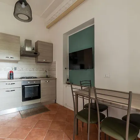 Апартаменты Guesthost - Comfy Near Vatican City! *