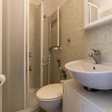 Guesthost - Comfy Near Vatican City!