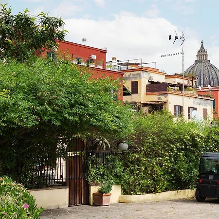 Guesthost - Comfy Near Vatican City! Рим